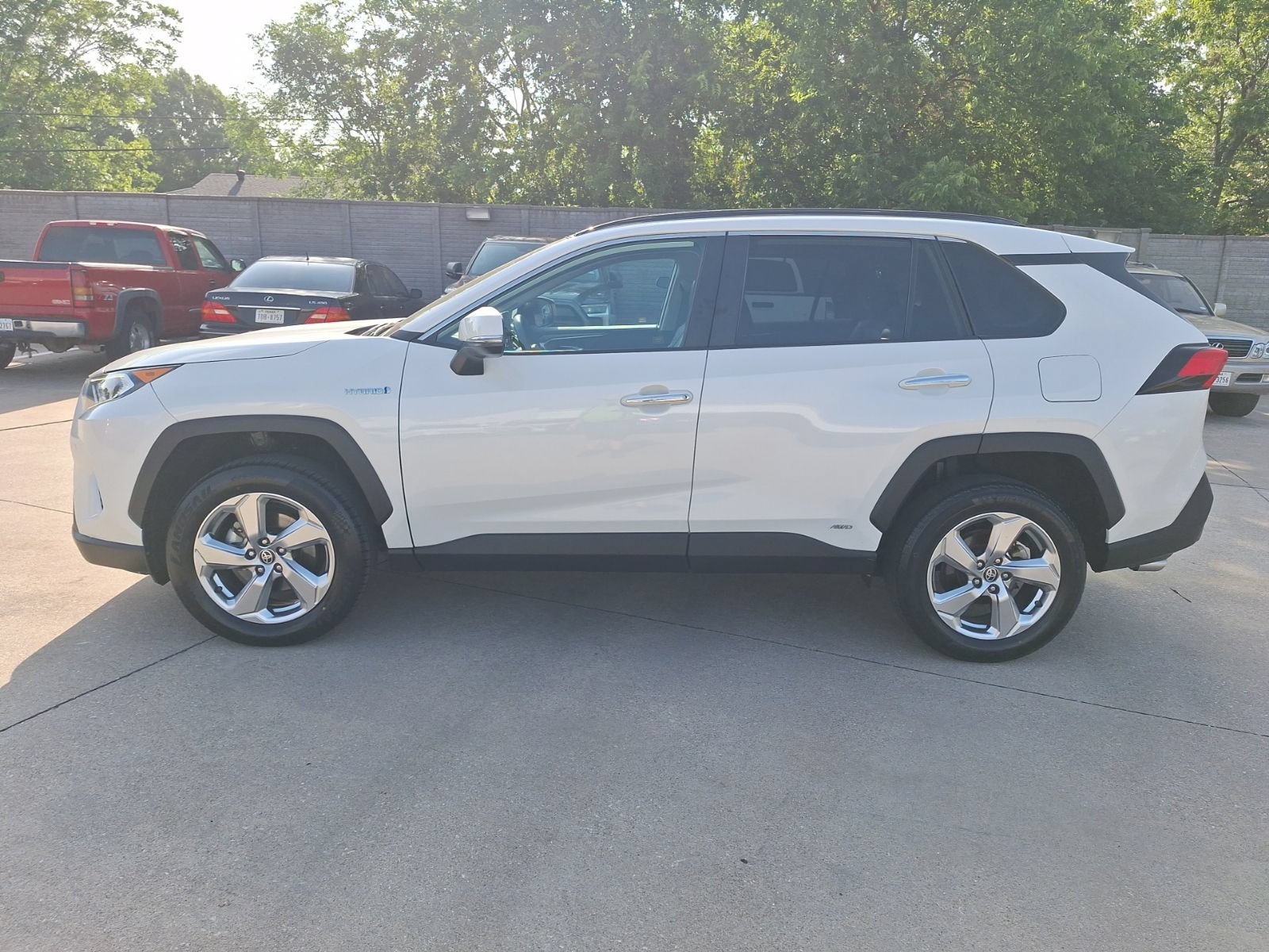 Used 2021 Toyota RAV4 Limited w/ Limited Grade Weather Package AWD/4WD image 3