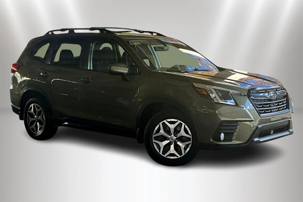 Used 2022 Subaru Forester Premium image 1