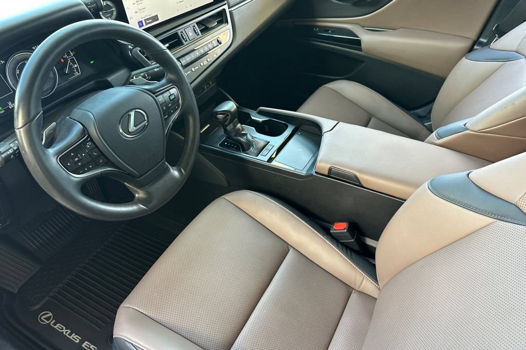Certified 2025 Lexus ES 300h w/ Premium Package FWD image 11