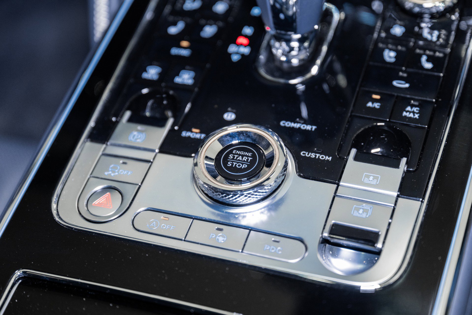 Certified 2024 Bentley Flying Spur V8 AWD/4WD image 50
