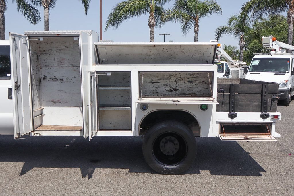 Used 2013 Ford F550 2WD Crew Cab Super Duty w/ Payload Upgrade Pkg image 6