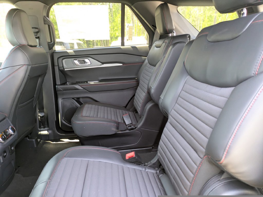 New 2026 Ford Explorer ST-Line w/ ST-Line Street Pack RWD image 16