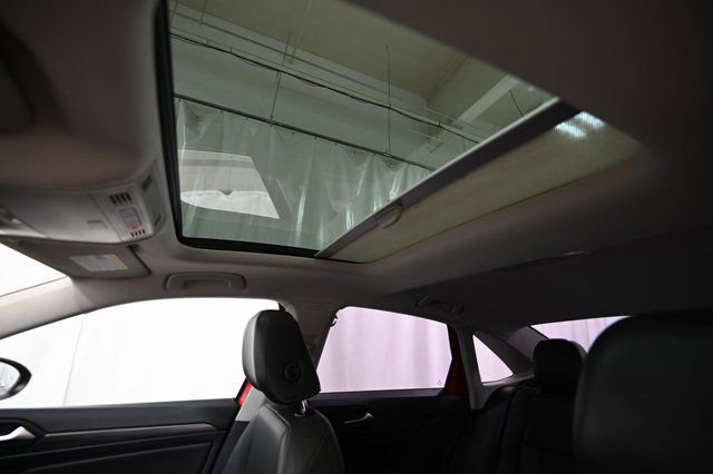 Used 2019 Volkswagen Jetta SEL w/ Cold Weather Package image 21