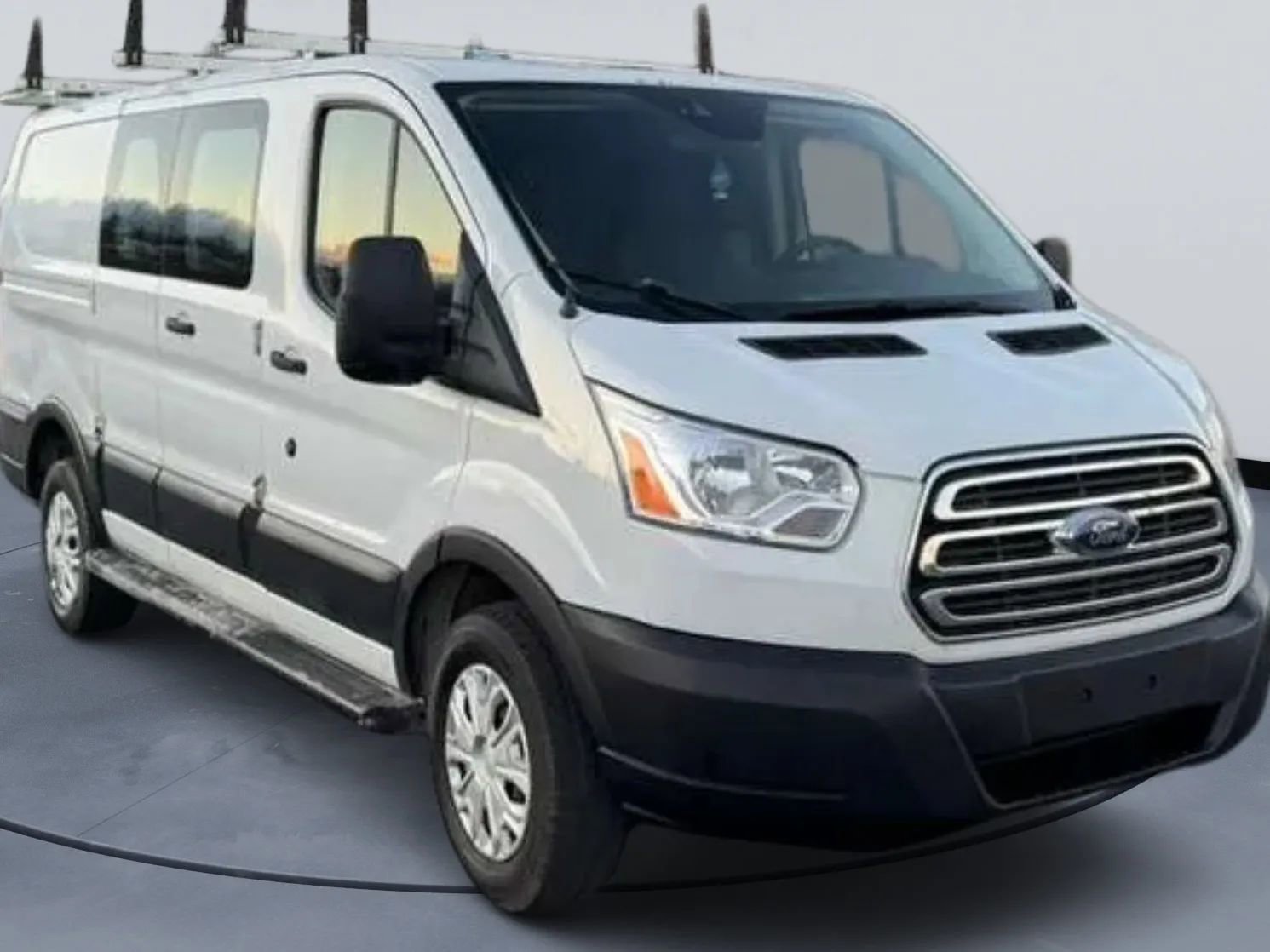 Used 2018 Ford Transit 250 130 Low Roof w/ Exterior Upgrade Package image 9
