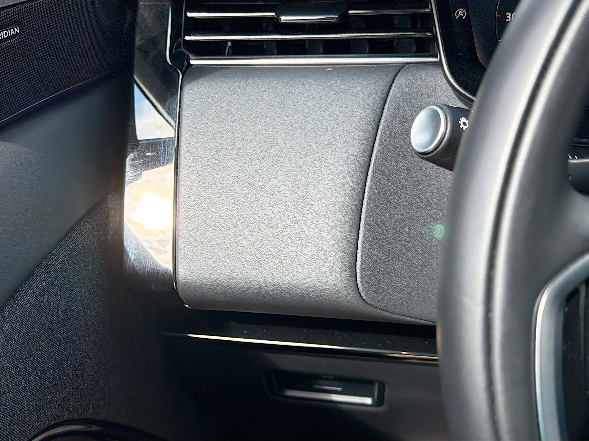 Used 2024 Land Rover Range Rover Sport SE image 36