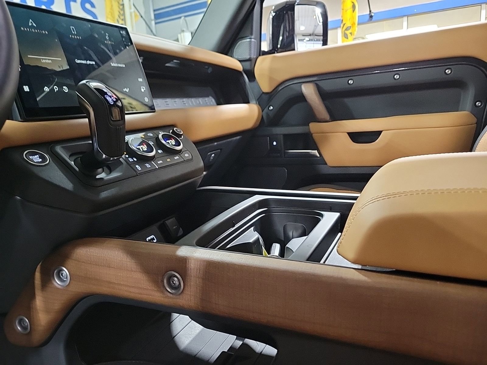 Used 2024 Land Rover Defender 110 X image 25