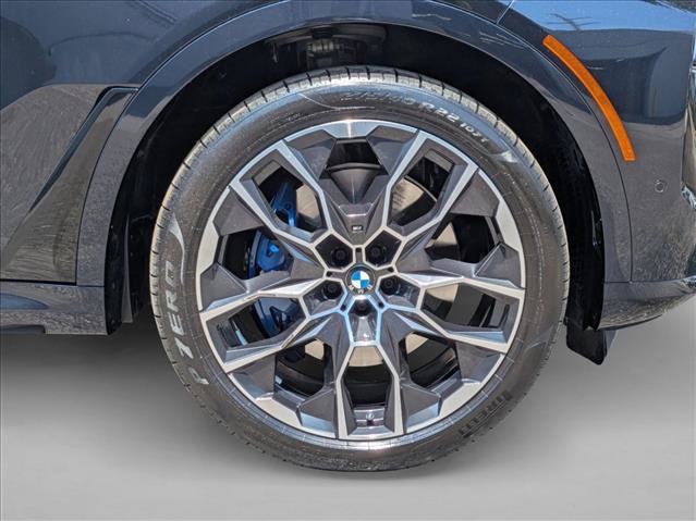 Used 2025 BMW X7 M60i image 24