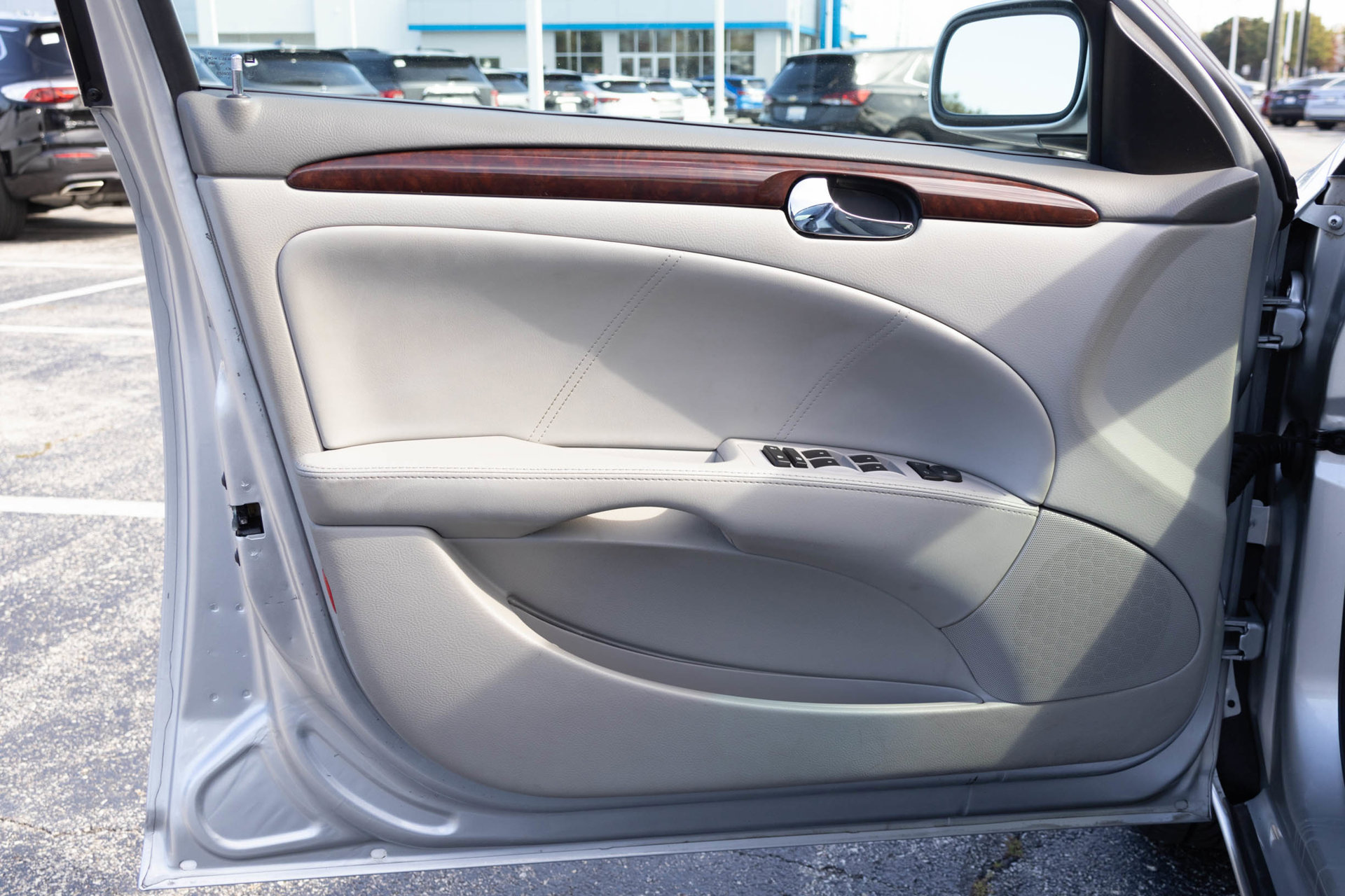 Used 2009 Buick Lucerne CX FWD image 30
