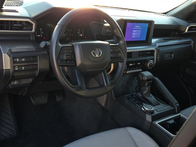 Used 2025 Toyota Tacoma SR5 AWD/4WD image 18