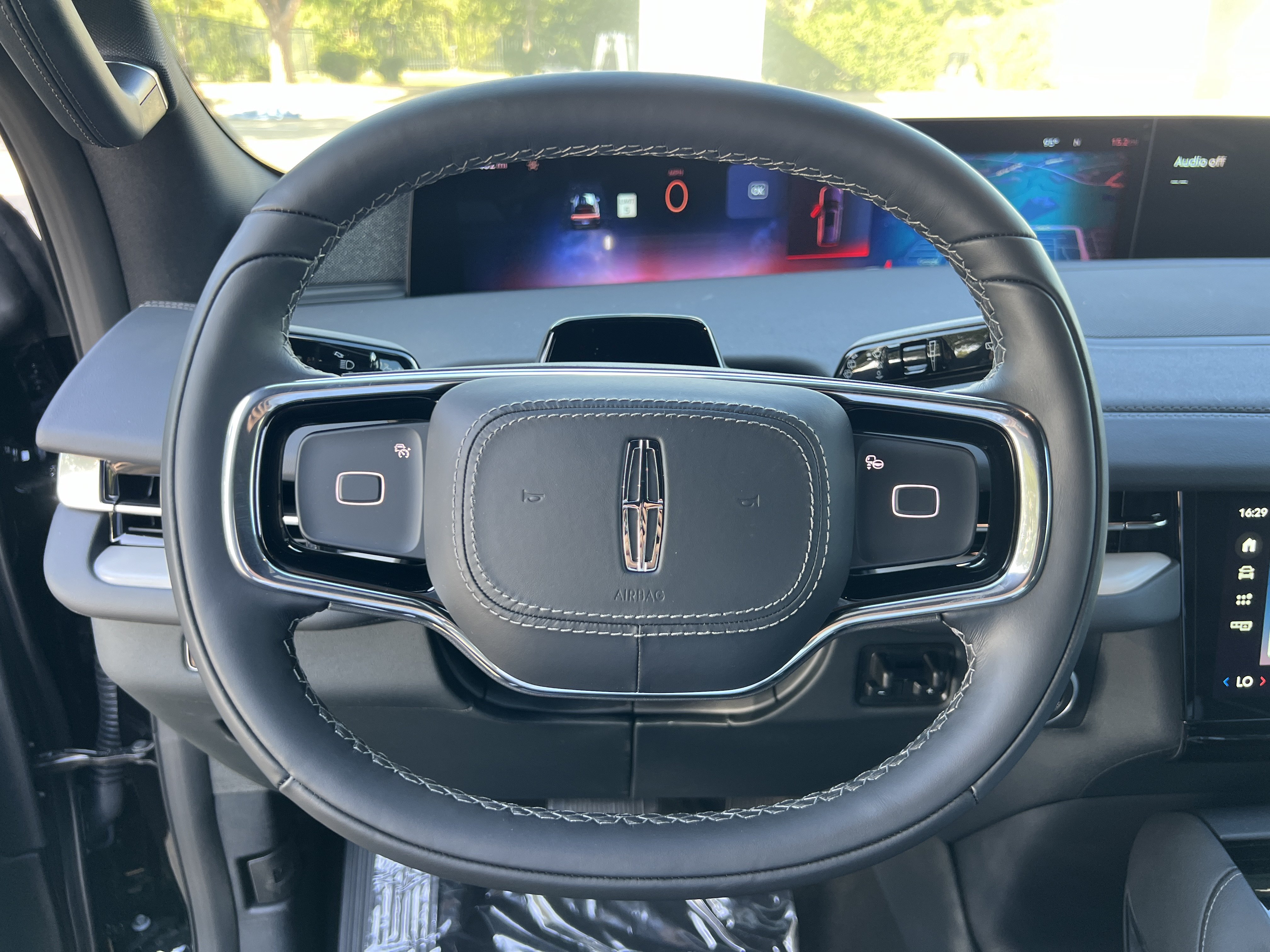 New 2027 Lincoln Navigator Reserve w/ Jet Appearance Package AWD/4WD image 17