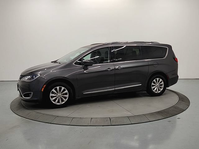 Used 2018 Chrysler Pacifica Touring-L FWD image 5