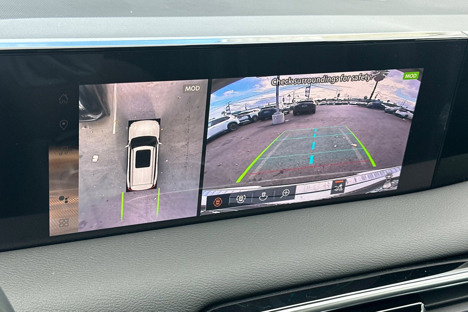 New 2026 Nissan Armada SL w/ Captain's Chari Seat Package image 17