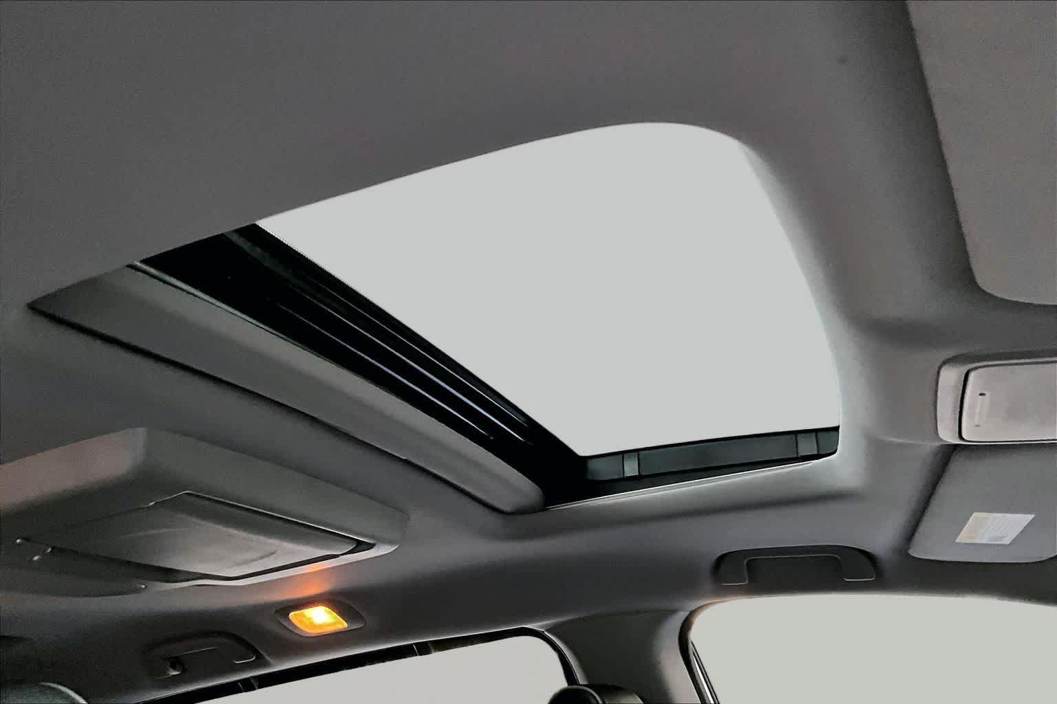 Certified 2022 Honda Odyssey Elite image 46