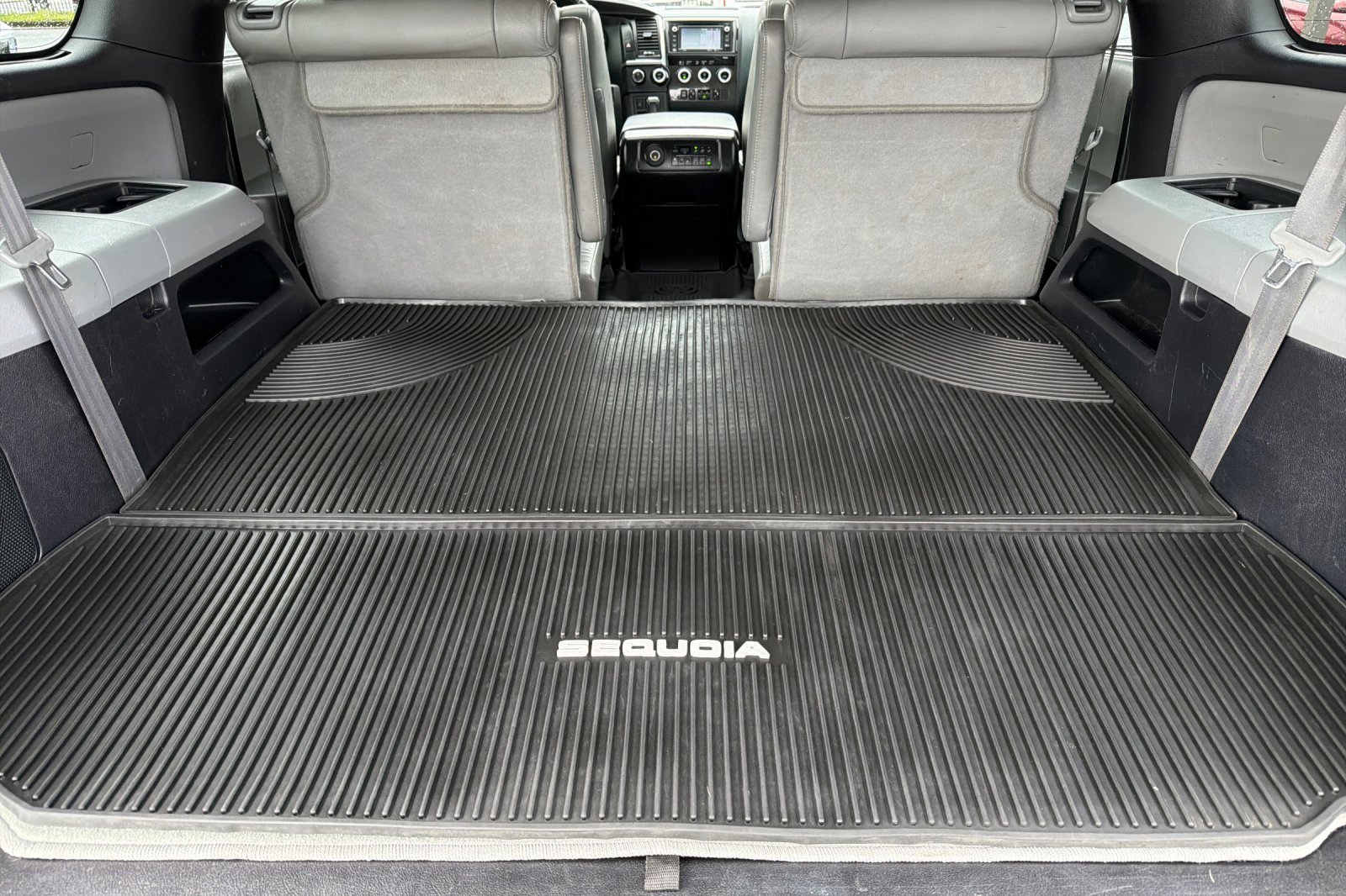 Used 2019 Toyota Sequoia Limited w/ Safety & Convenience Package AWD/4WD image 16