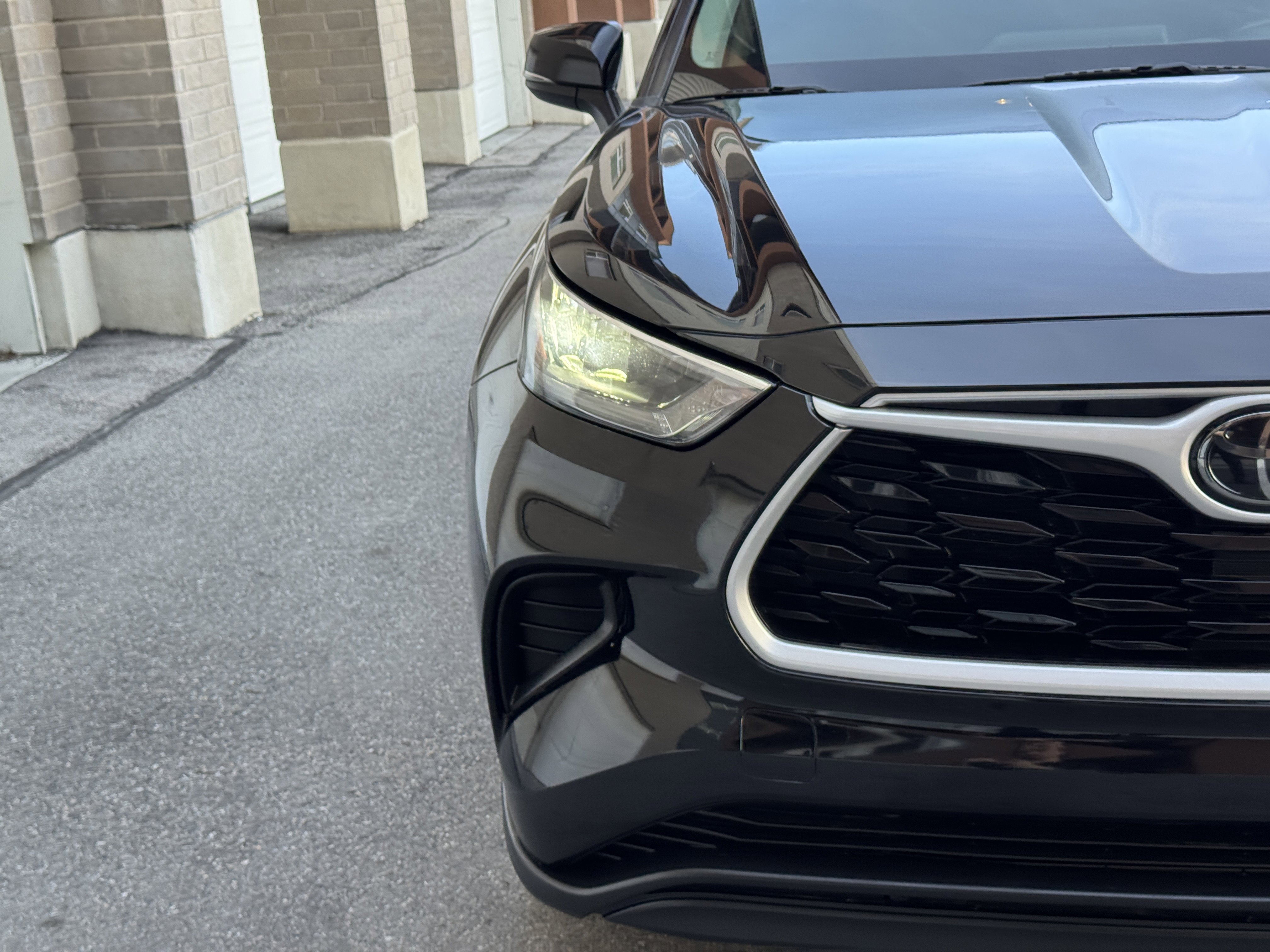 Used 2020 Toyota Highlander L image 9