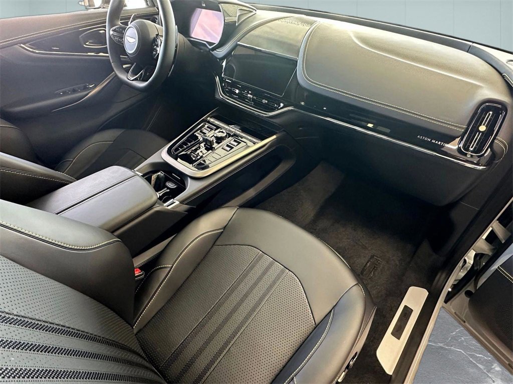 New 2026 Aston Martin DBX 707 image 6