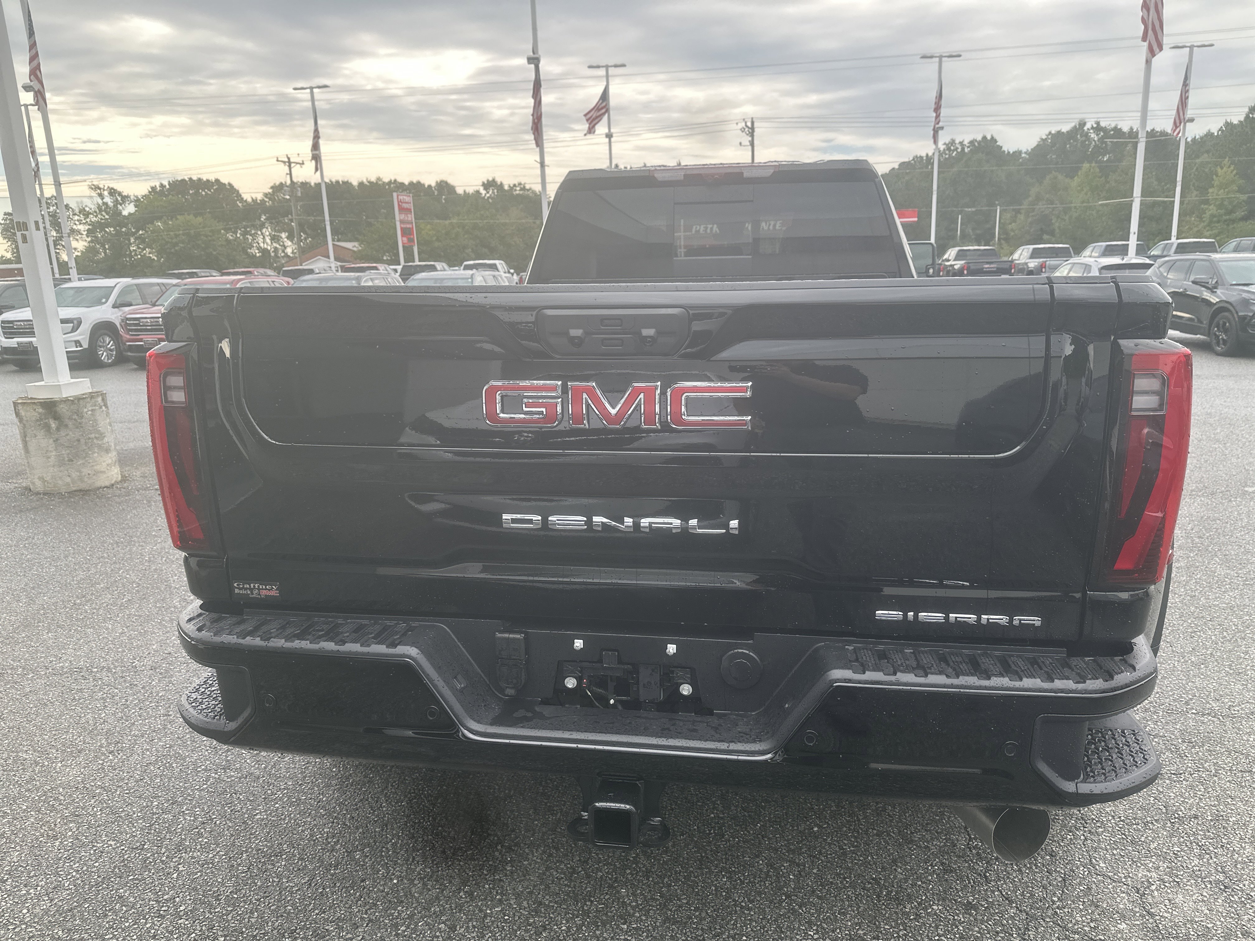 New 2026 GMC Sierra 3500 Denali w/ Denali Reserve Package image 4
