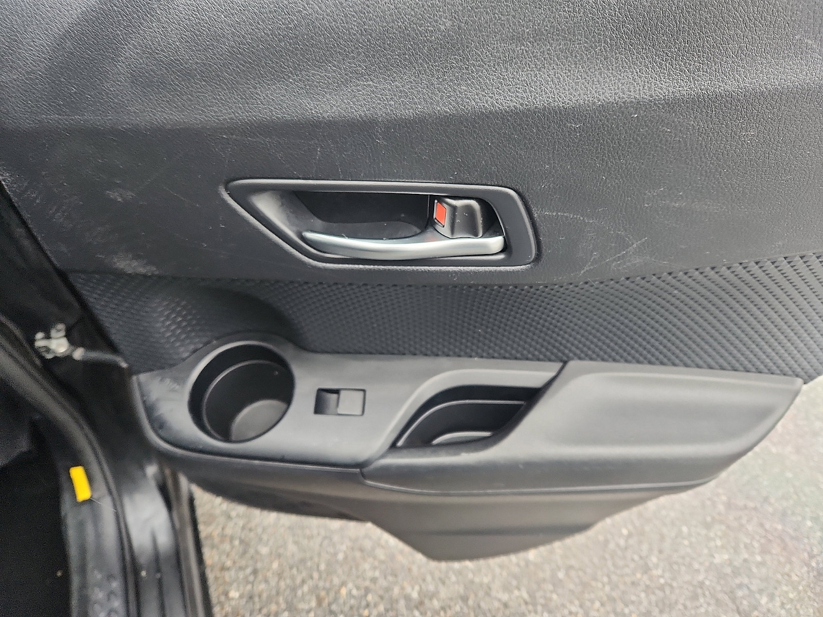Used 2021 Toyota C-HR XLE FWD image 30