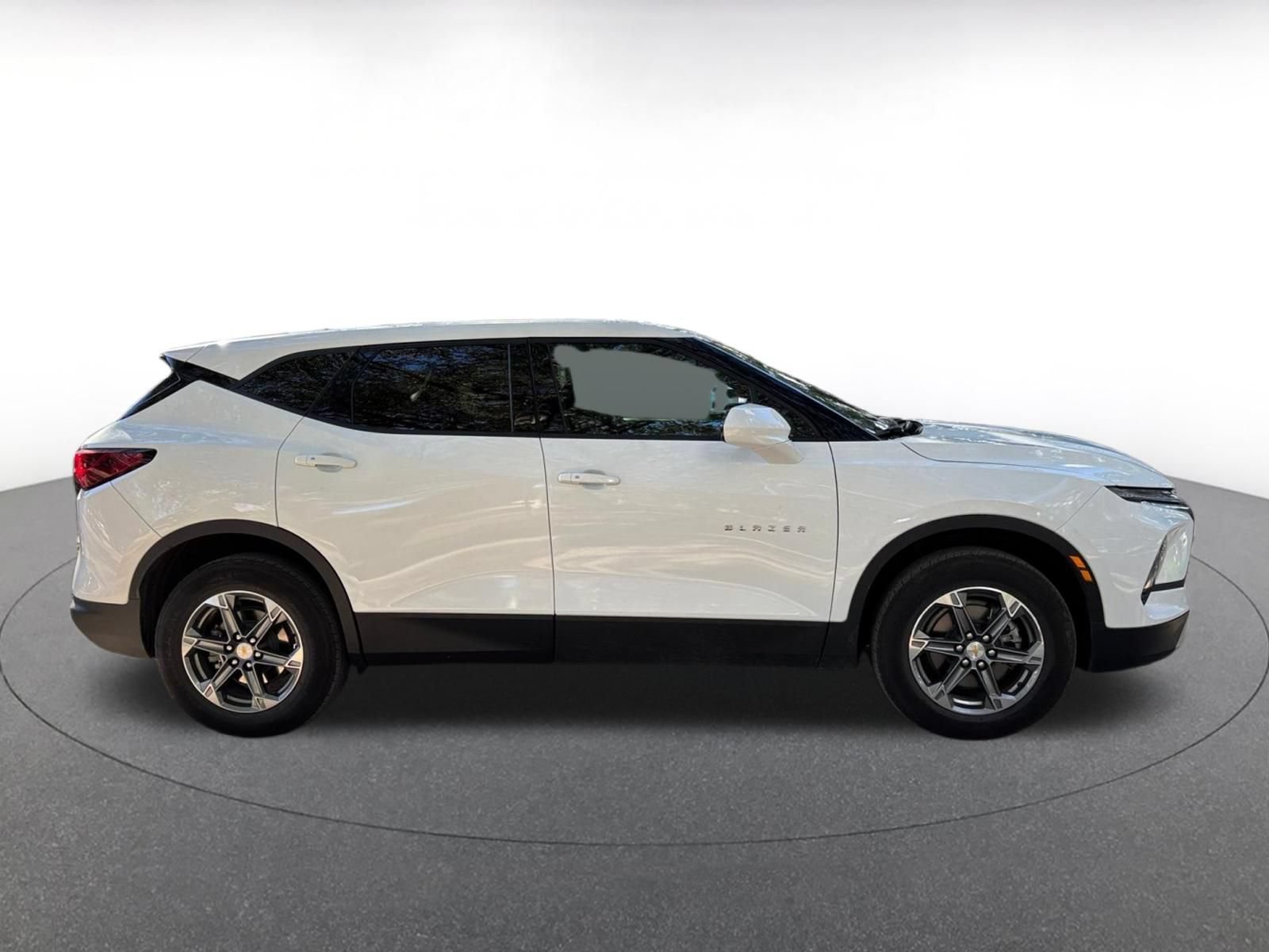 Used 2026 Chevrolet Blazer LT FWD image 13
