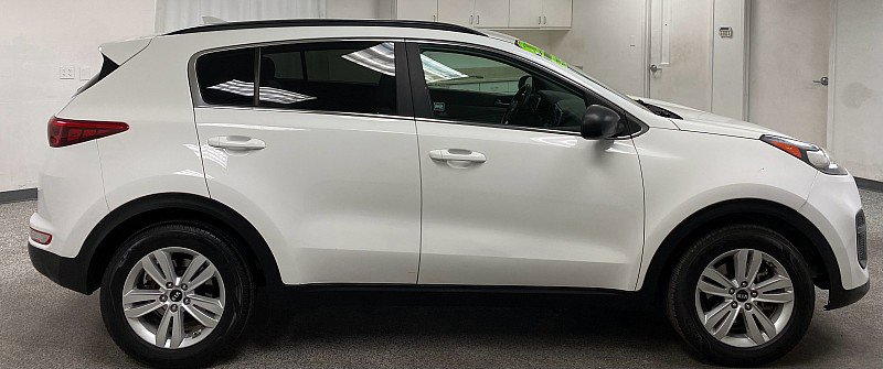 Used 2017 Kia Sportage LX w/ LX Popular Package image 4