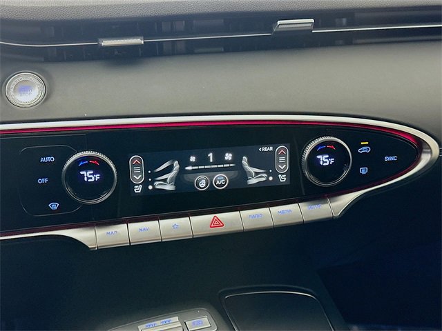 Used 2024 Genesis GV70 2.5T w/ Advanced Package image 16