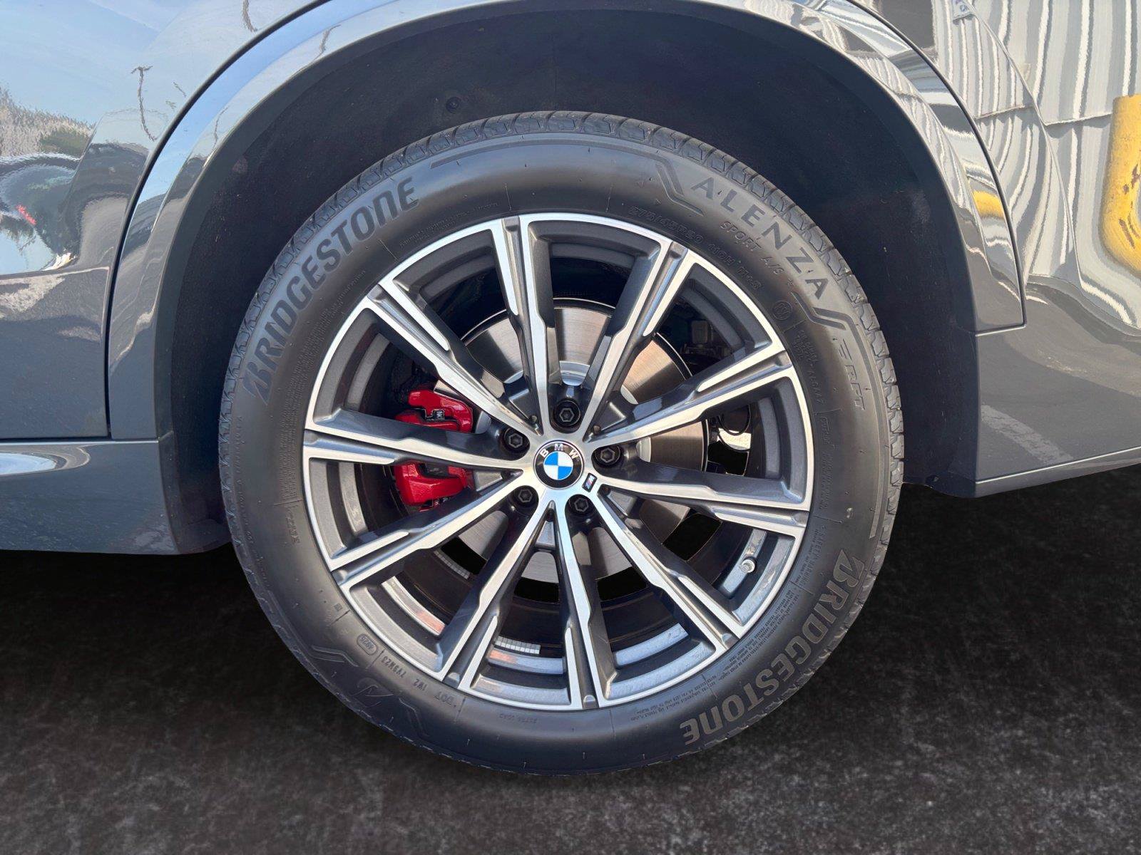 Used 2026 BMW X5 xDrive40i w/ M Sport Package AWD/4WD image 29