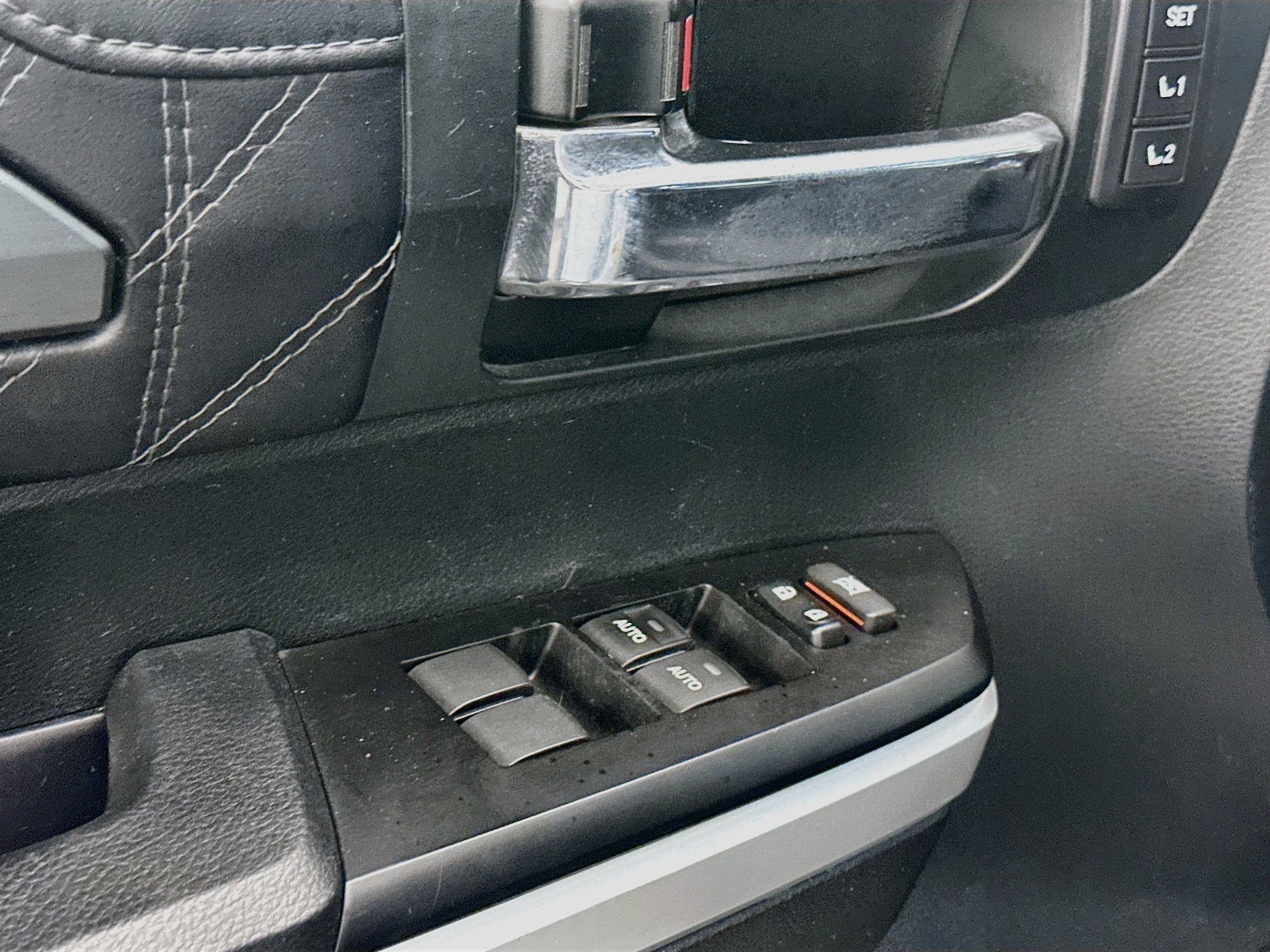 Used 2017 Toyota Tundra Platinum AWD/4WD image 15