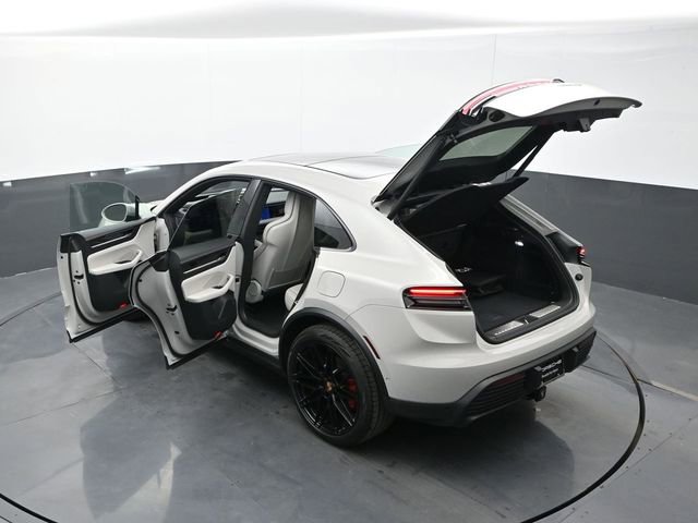 New 2026 Porsche Macan 4S Electric image 30