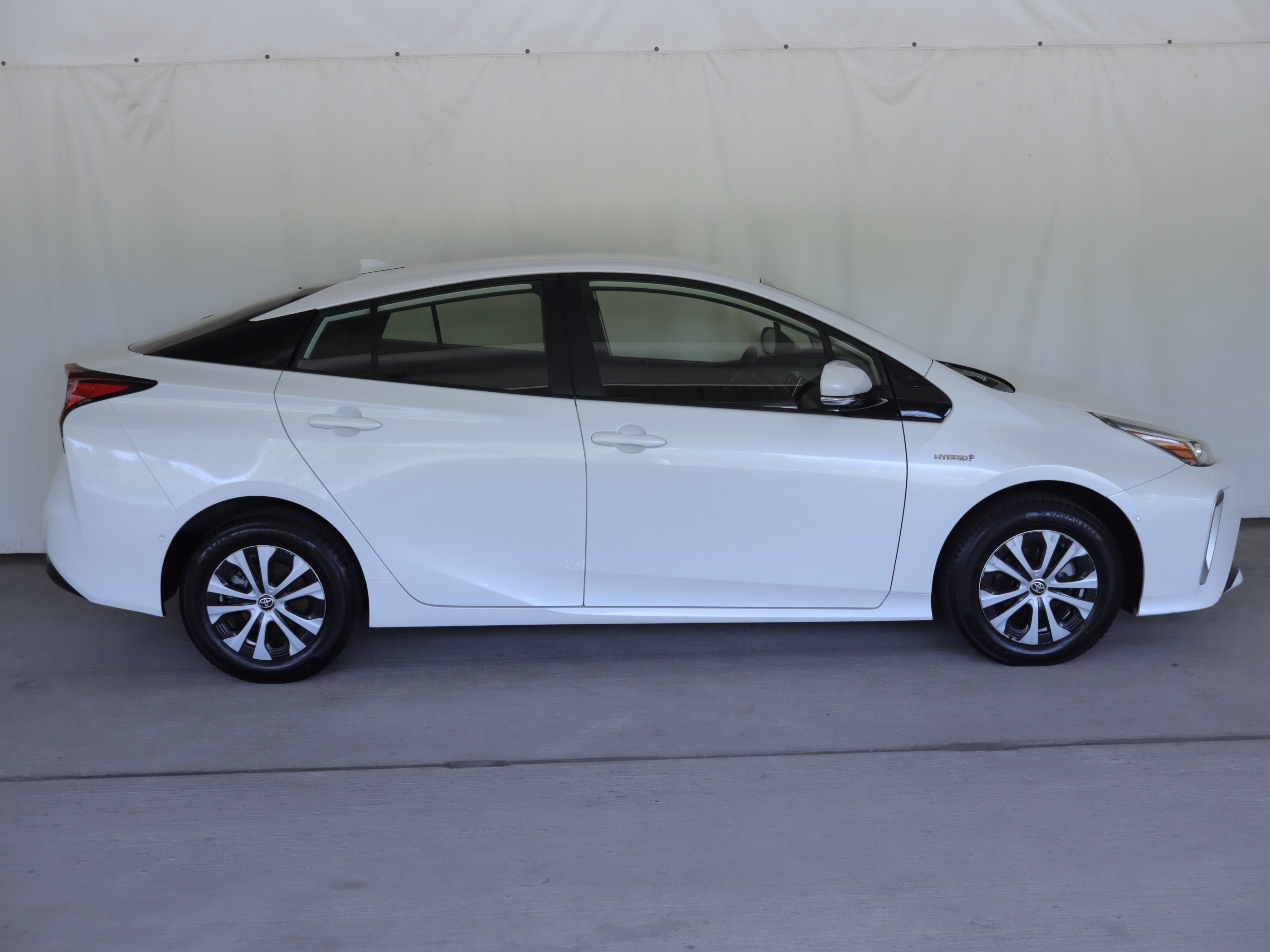 Used 2019 Toyota Prius AWD image 4