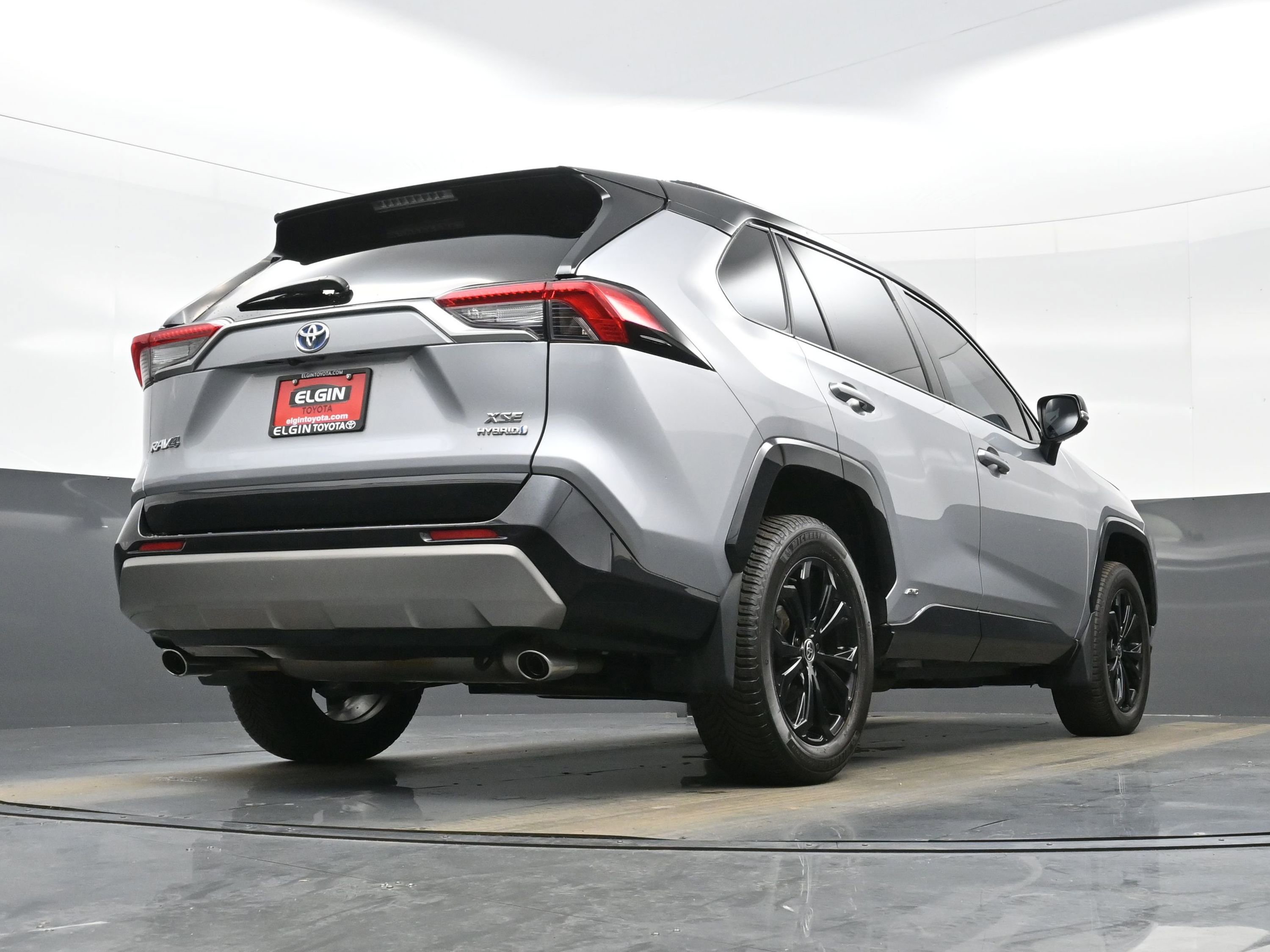 Used 2023 Toyota RAV4 XSE w/ XSE Grade Weather Package image 32