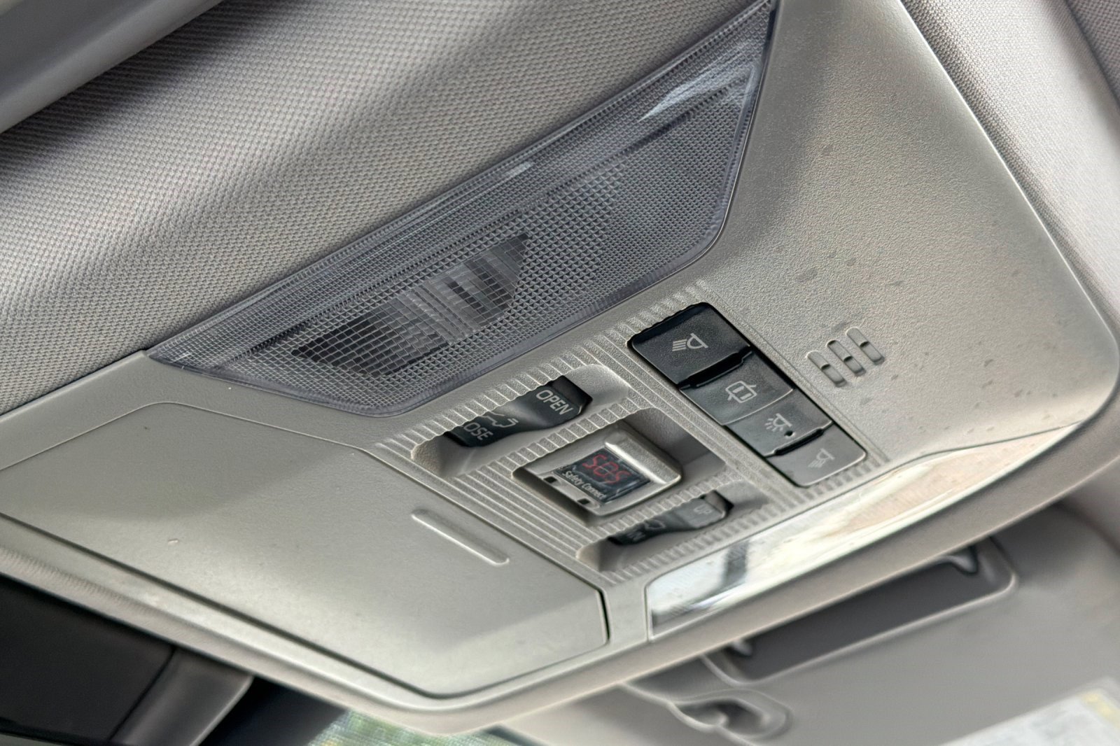 Used 2019 Toyota RAV4 Limited image 23