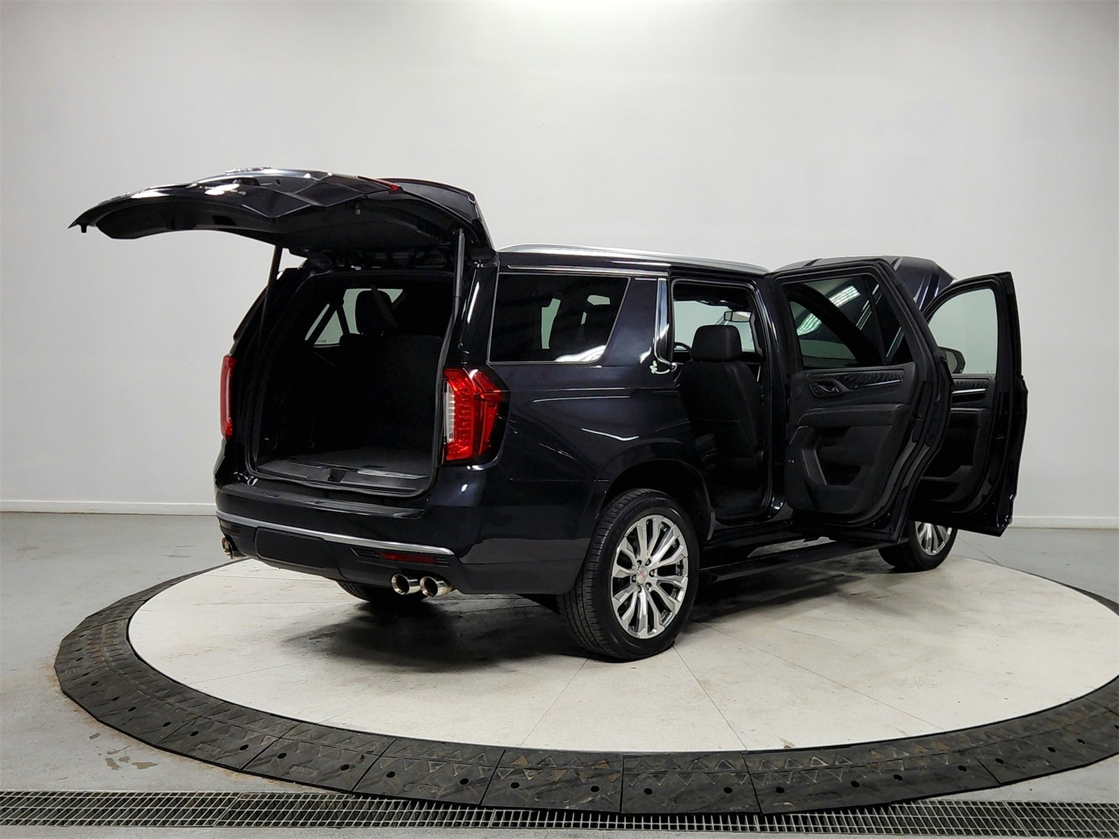Used 2023 GMC Yukon Denali image 15