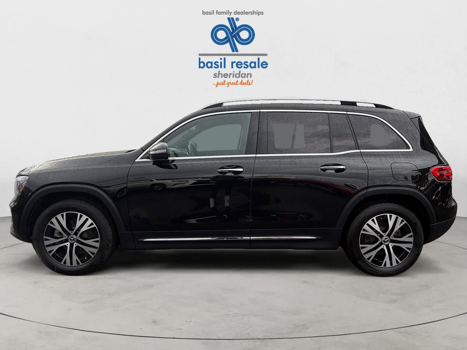 Used 2024 Mercedes-Benz GLB 250 4MATIC image 3