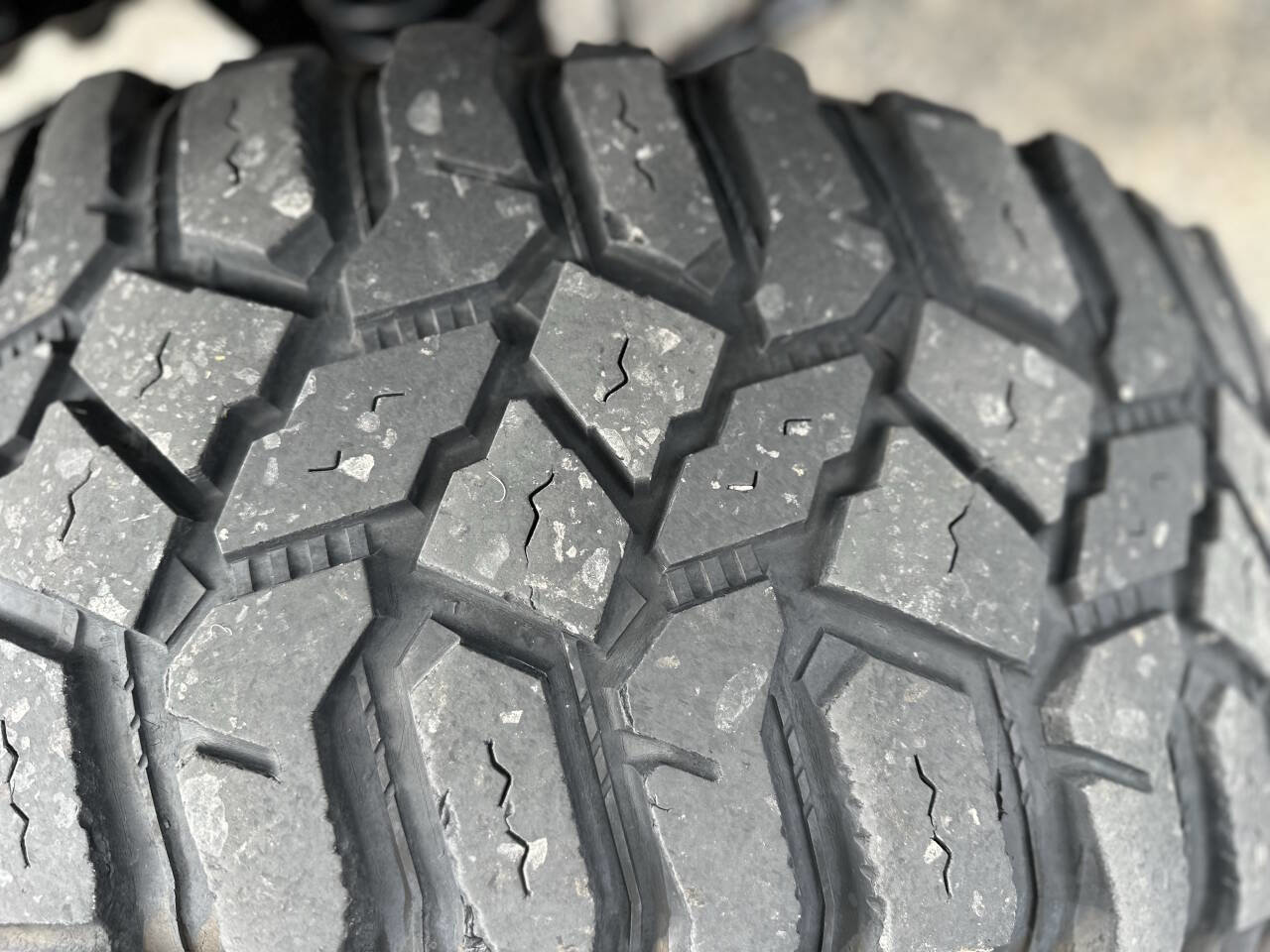 Used 2015 Jeep Wrangler Unlimited Rubicon w/ Connectivity Group image 16