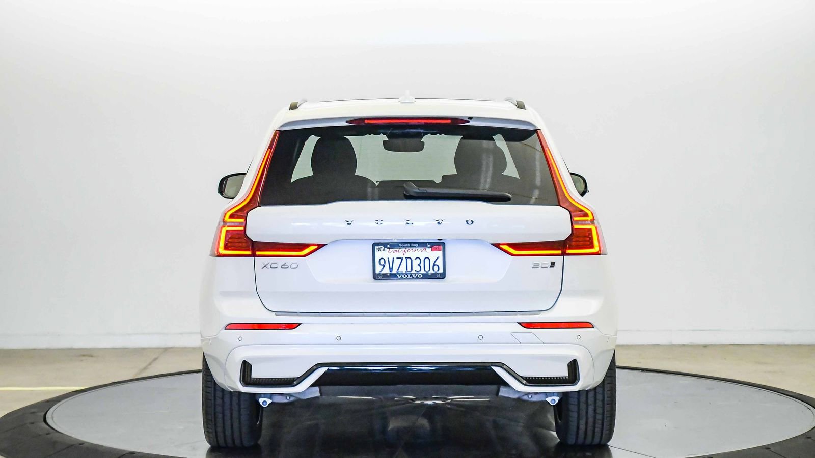 Certified 2026 Volvo XC60 B5 Plus w/ Protection Package Premier AWD/4WD image 3