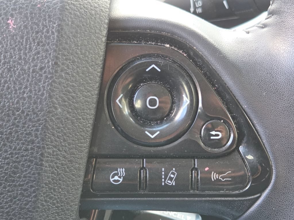 Used 2019 Toyota Prius XLE AWD/4WD image 17