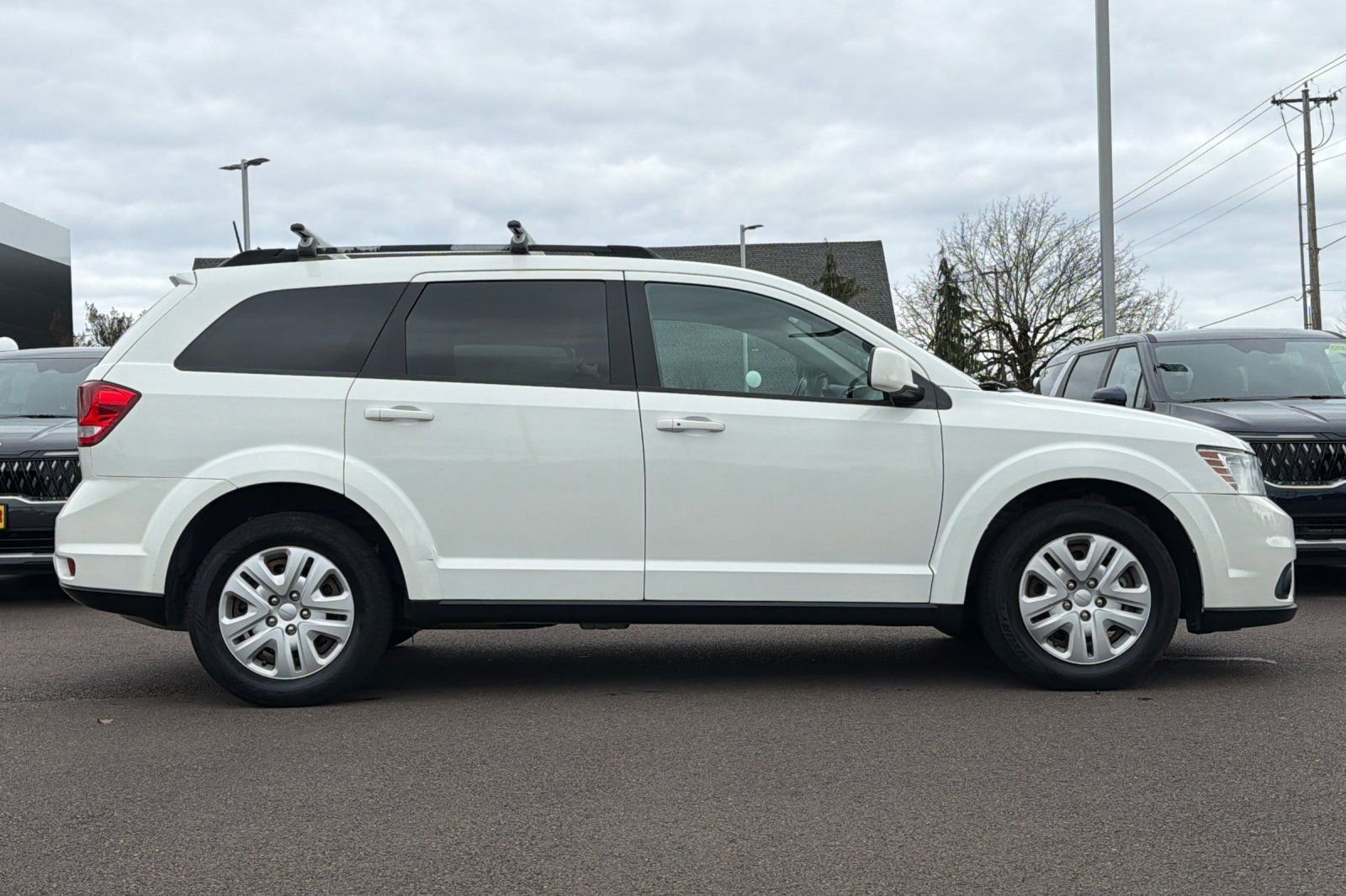 Used 2019 Dodge Journey SE w/ Premium Group image 3