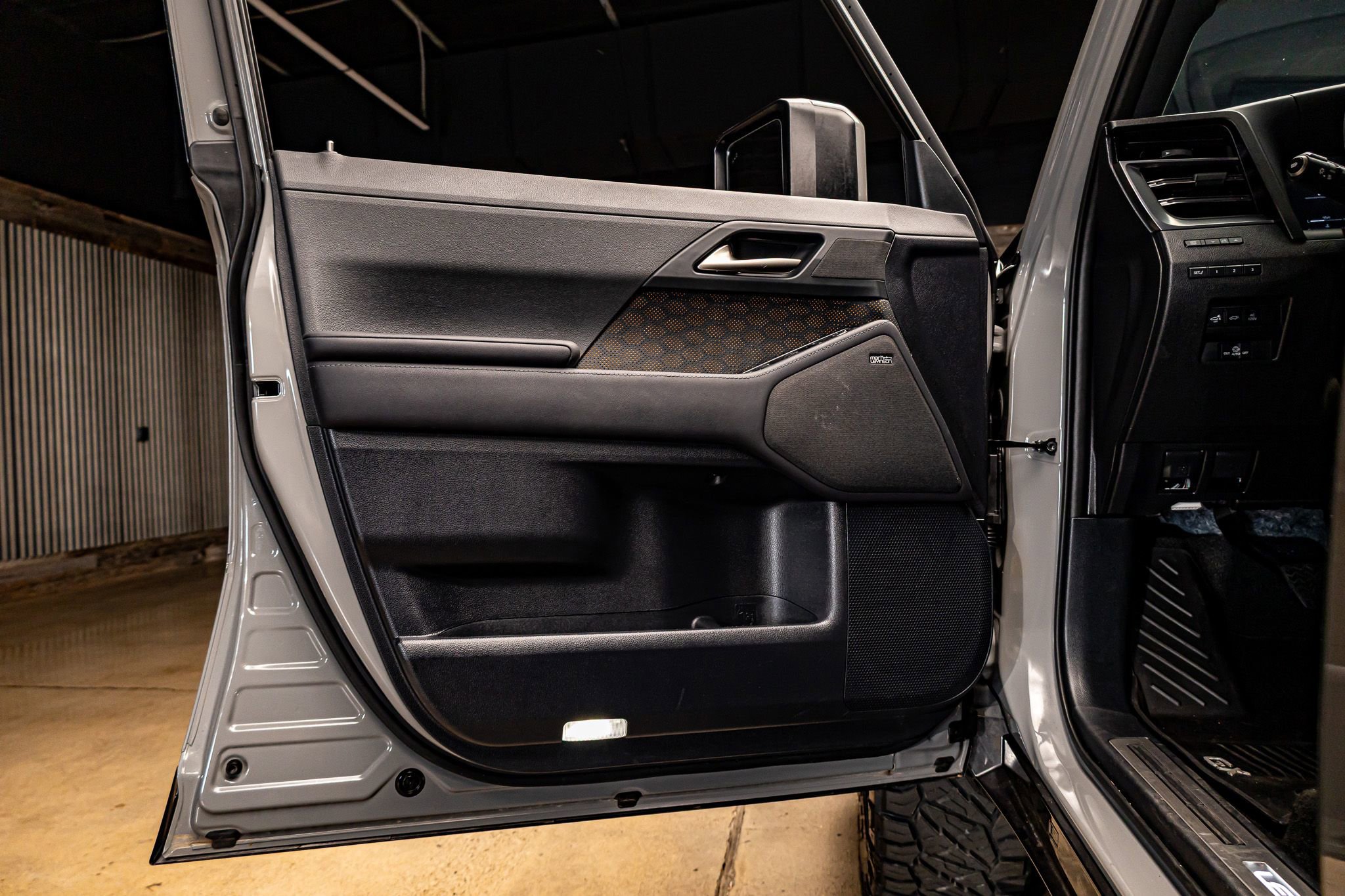 Used 2025 Lexus GX 550 image 35