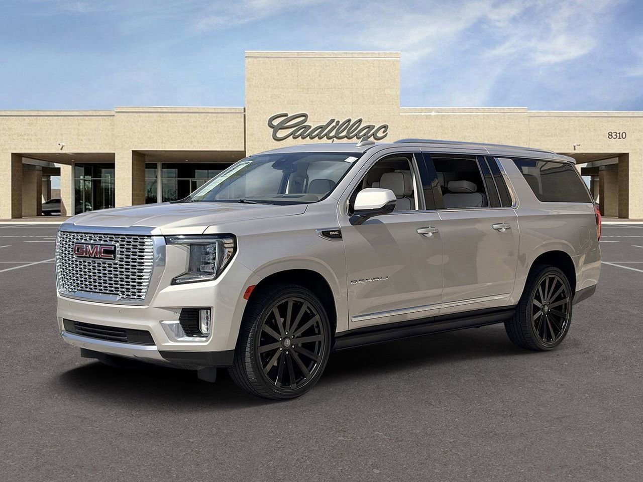 Used 2022 GMC Yukon XL Denali AWD/4WD image 33