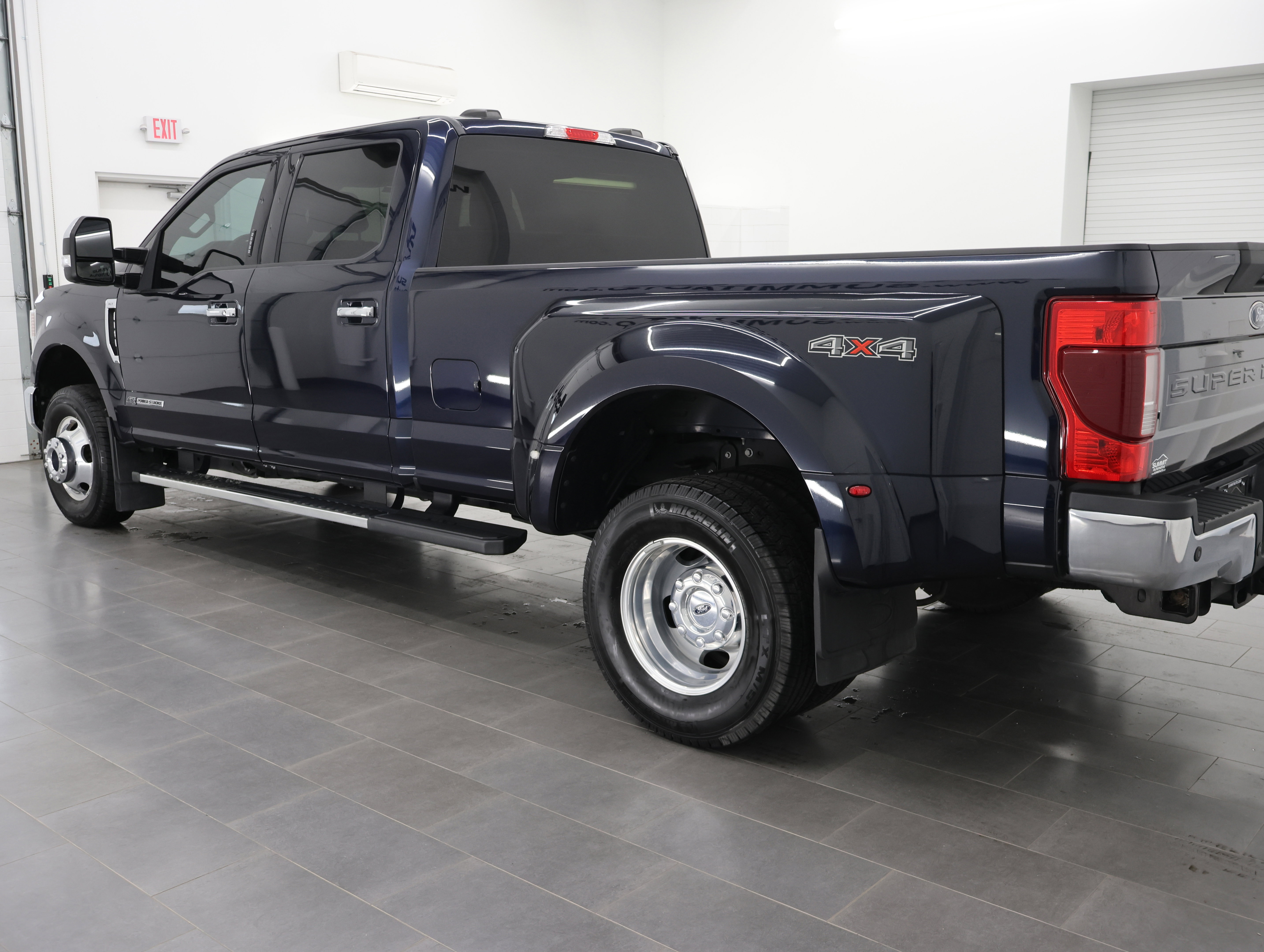 Used 2022 Ford F350 XLT w/ XLT Premium Package AWD/4WD image 5