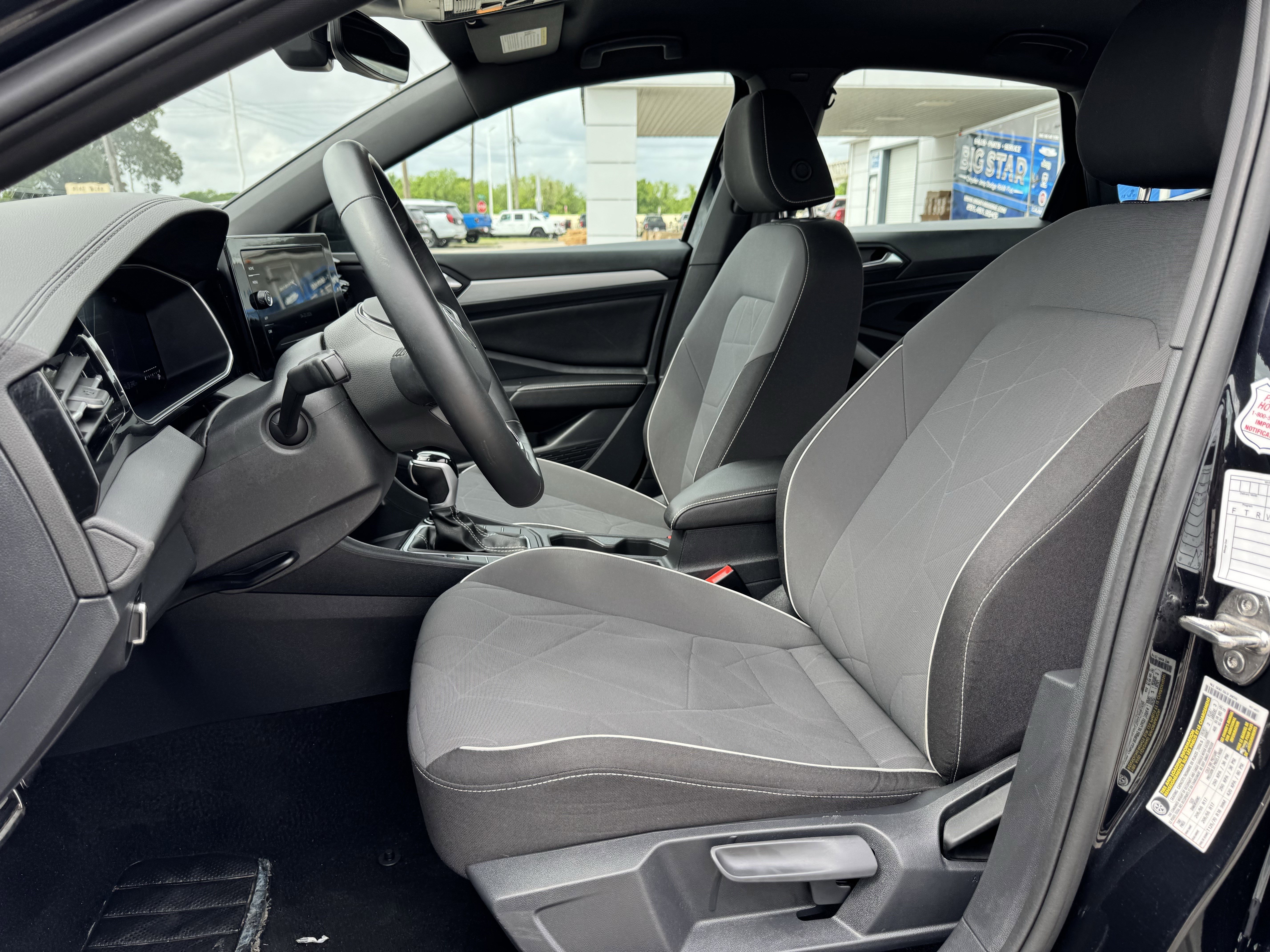 Used 2025 Volkswagen Jetta Sport FWD image 26