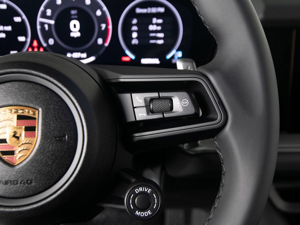 New 2026 Porsche Cayenne Coupe AWD/4WD image 24