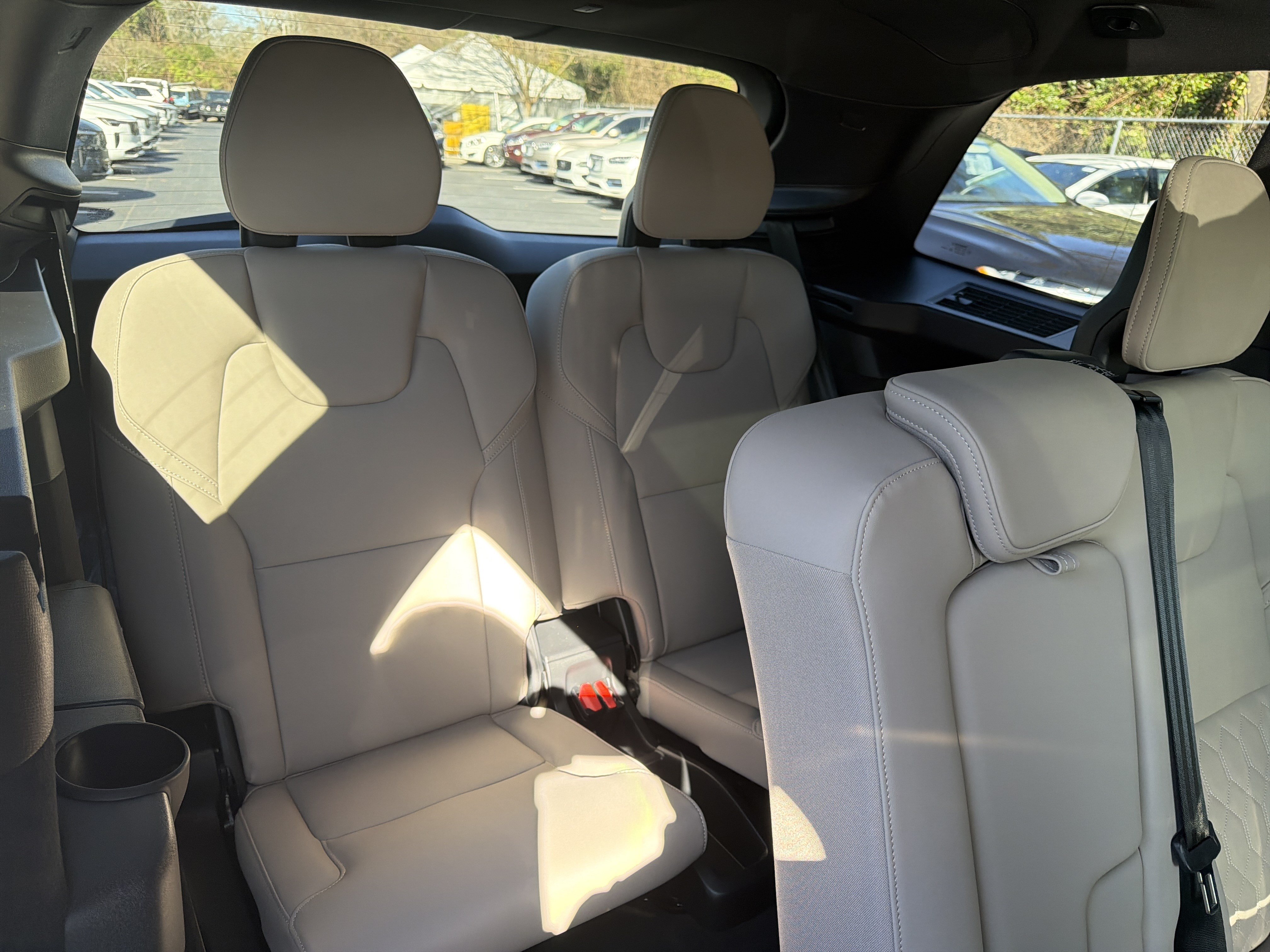 Used 2026 Volvo XC90 T8 Plus w/ Protection Package Premier AWD/4WD image 34