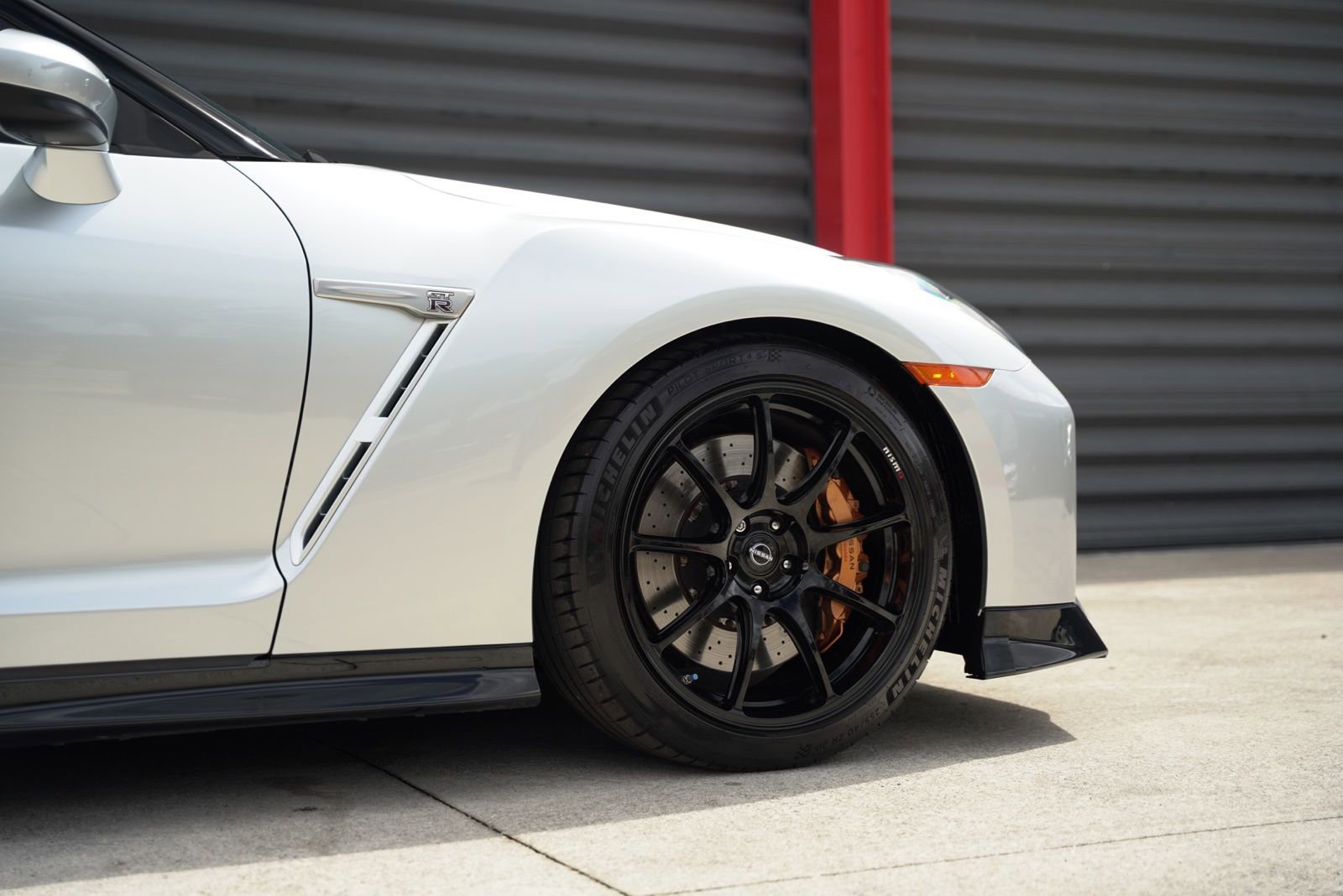 Used 2023 Nissan GT-R Premium w/ Floor Mat Package image 12