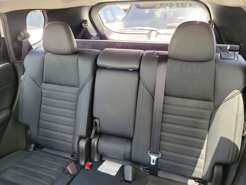 New 2025 Mitsubishi Outlander SE image 10
