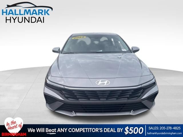 Certified 2025 Hyundai Elantra SE FWD image 1