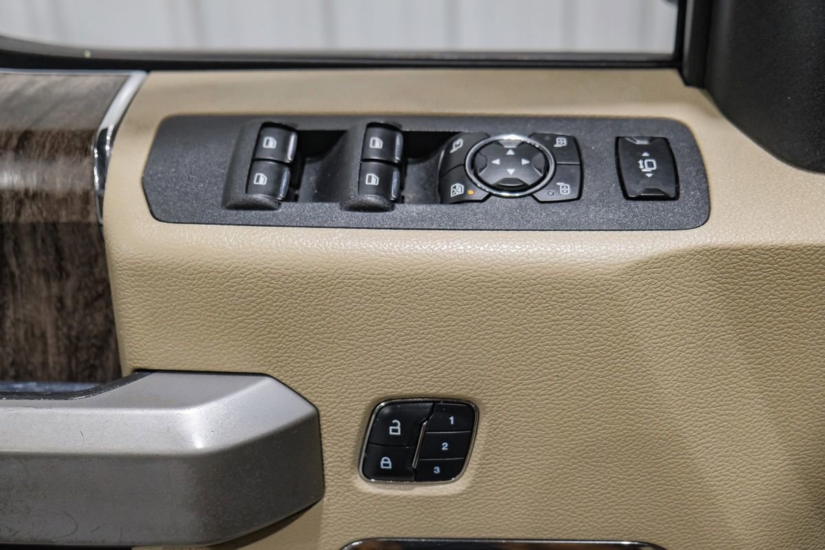 Used 2017 Ford F250 Lariat w/ Chrome Package image 44