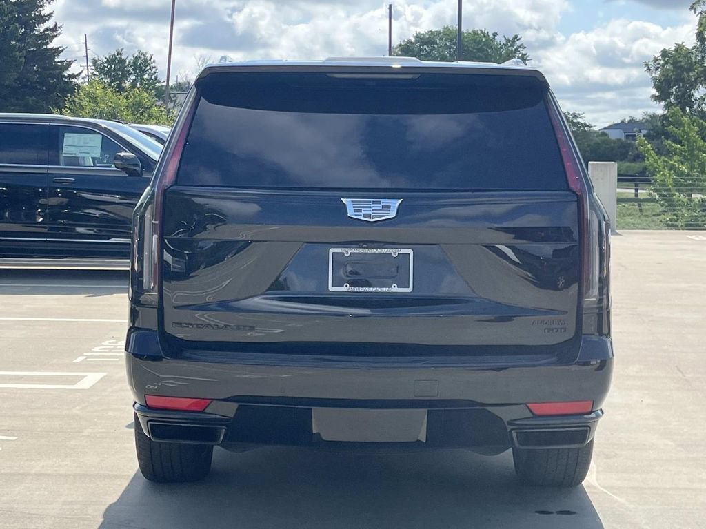 Certified 2023 Cadillac Escalade Sport w/ LPO, ONYX Package AWD/4WD image 4