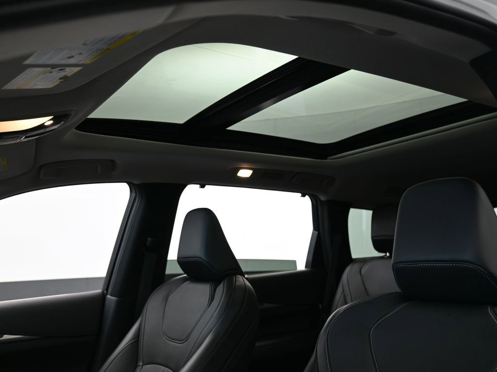 Used 2023 INFINITI QX60 Luxe w/ Performance Audio Package image 10