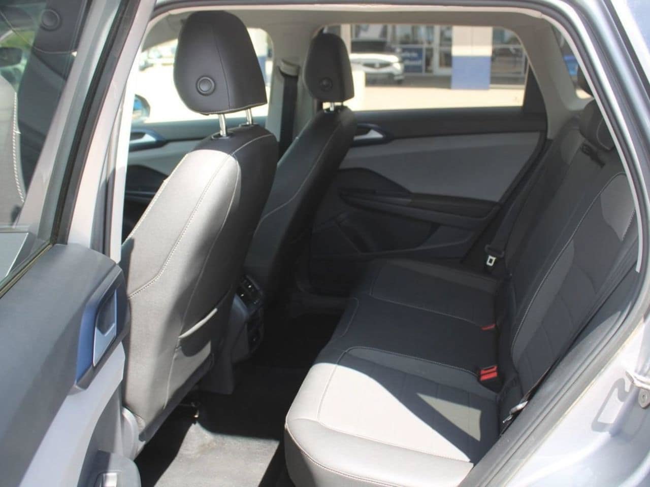 Used 2024 Volkswagen Taos SE FWD image 15